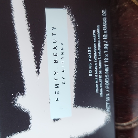 FENTY Beauty Bomb Posse eye shadow pallette - Picture 2 of 5